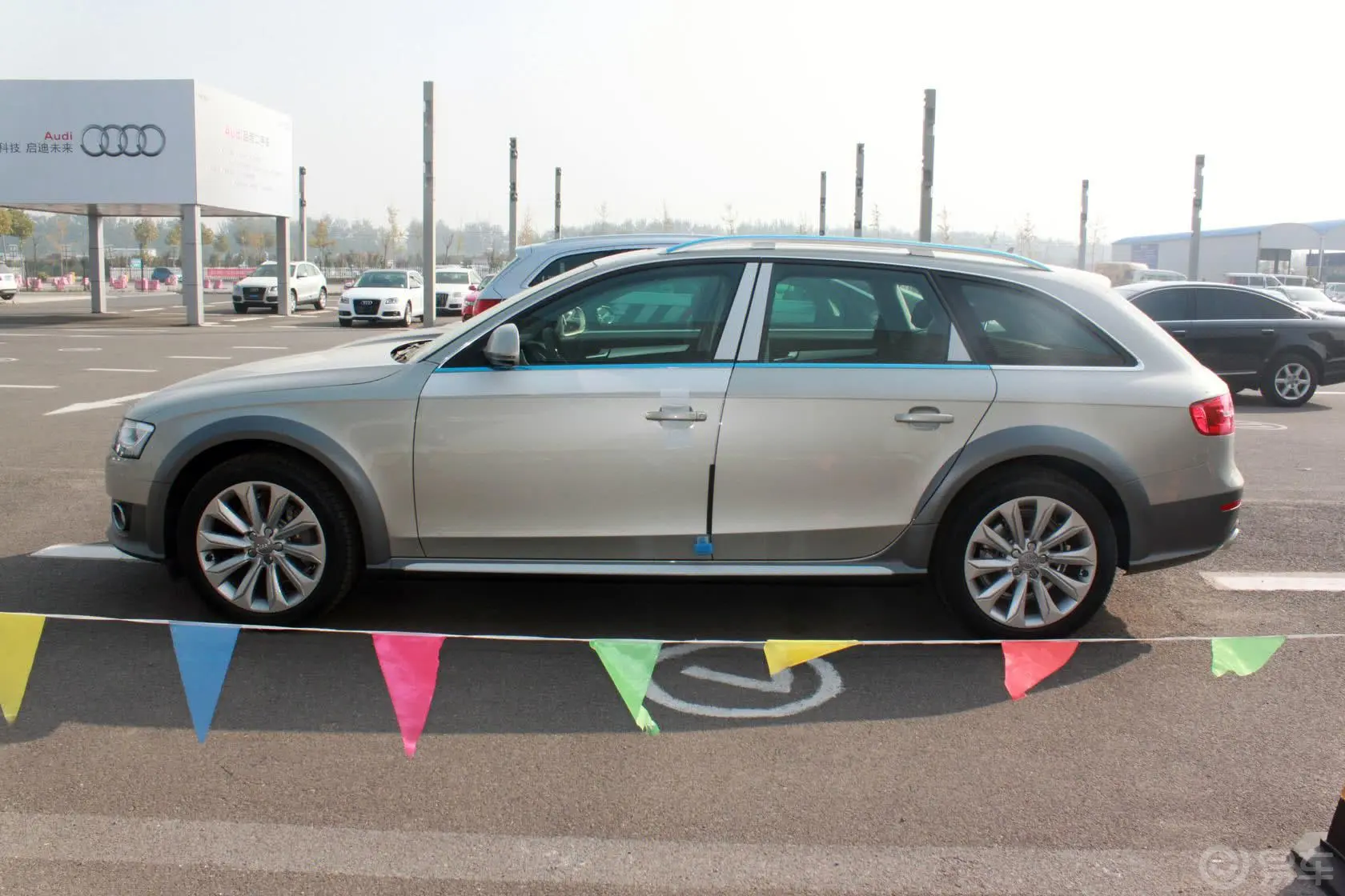 奥迪A4(进口)40TFSI allroad quattro 豪华型外观