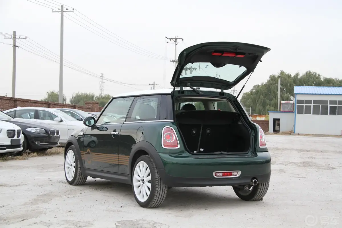 MINI1.6L 中国奥林匹克纪念版行李厢开口范围