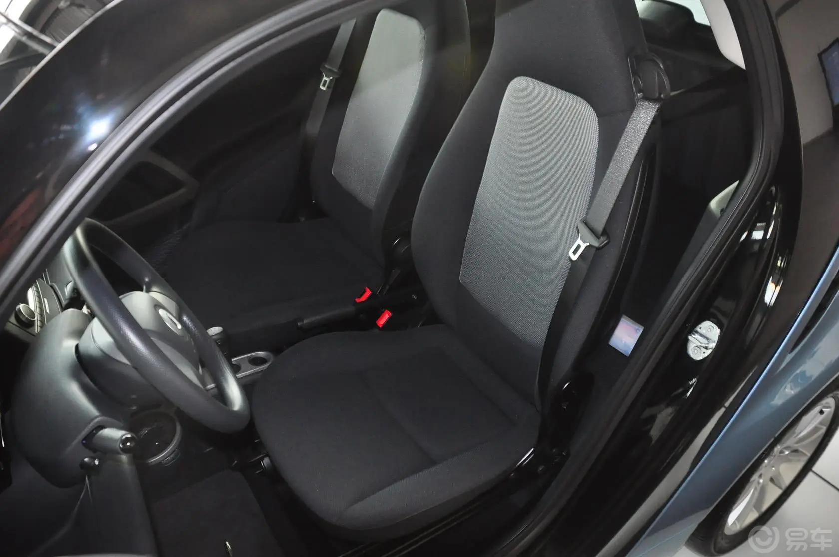 smart fortwo1.0L MHD 硬顶舒适版驾驶员座椅