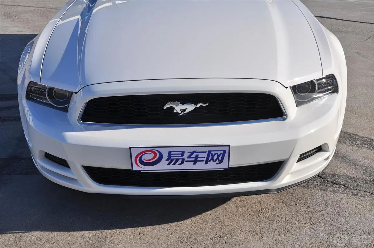 MustangV6 3.7L 自动  豪华版 标配外观