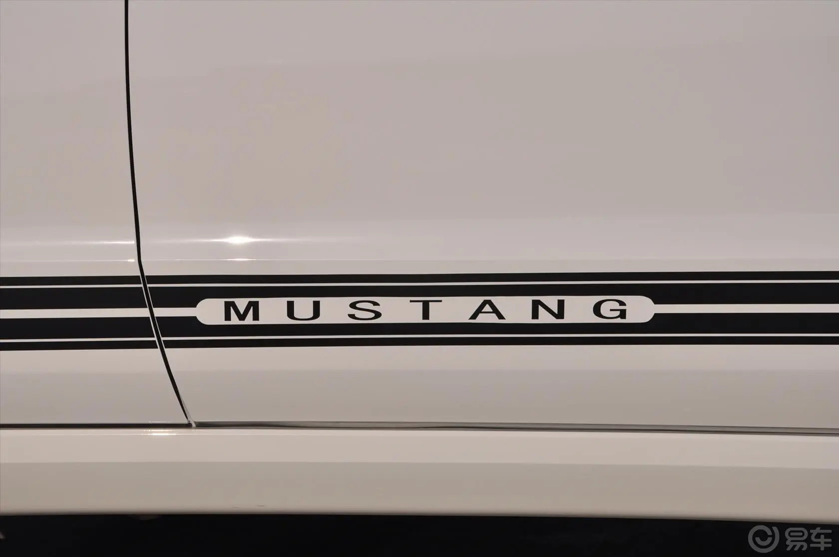 MustangV6 3.7L 自动  豪华版 标配外观