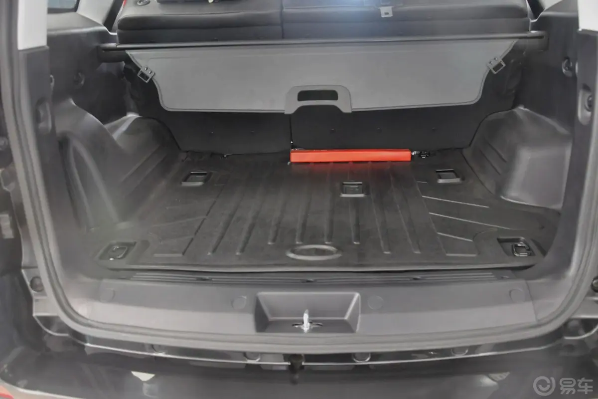 哈弗H5经典欧风版 绿静 2.0T 自动 两驱 豪华型行李箱空间