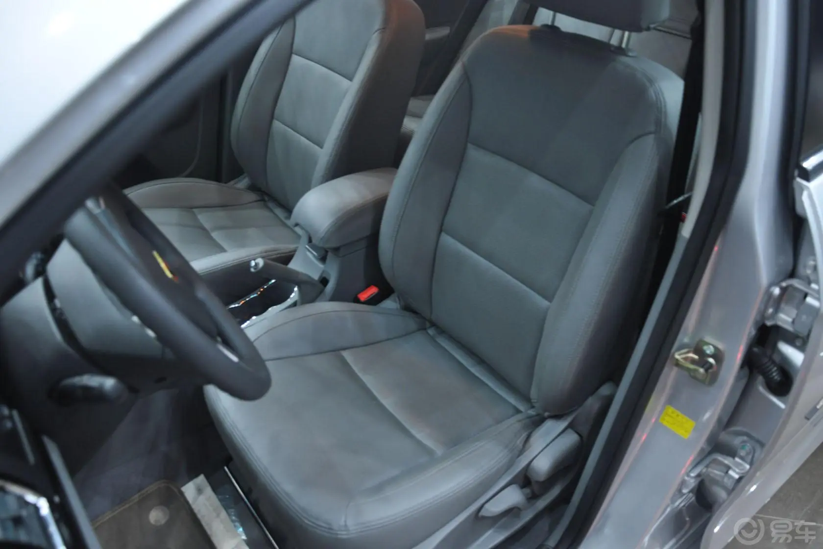 帝豪两厢 1.5L 手动 标准型驾驶员座椅
