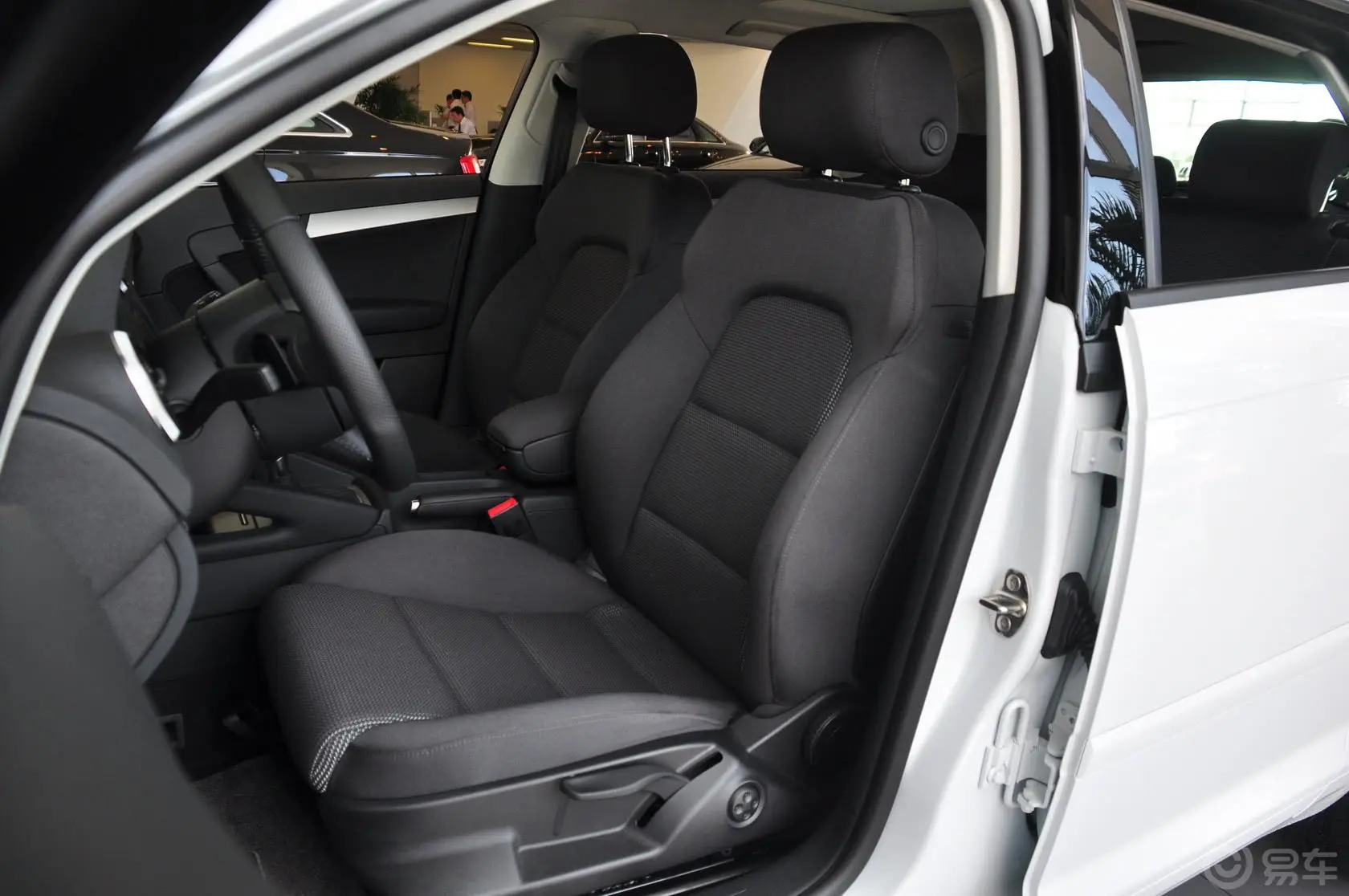 奥迪A3(进口)Sportback 1.4T 自动 舒适型前排空间