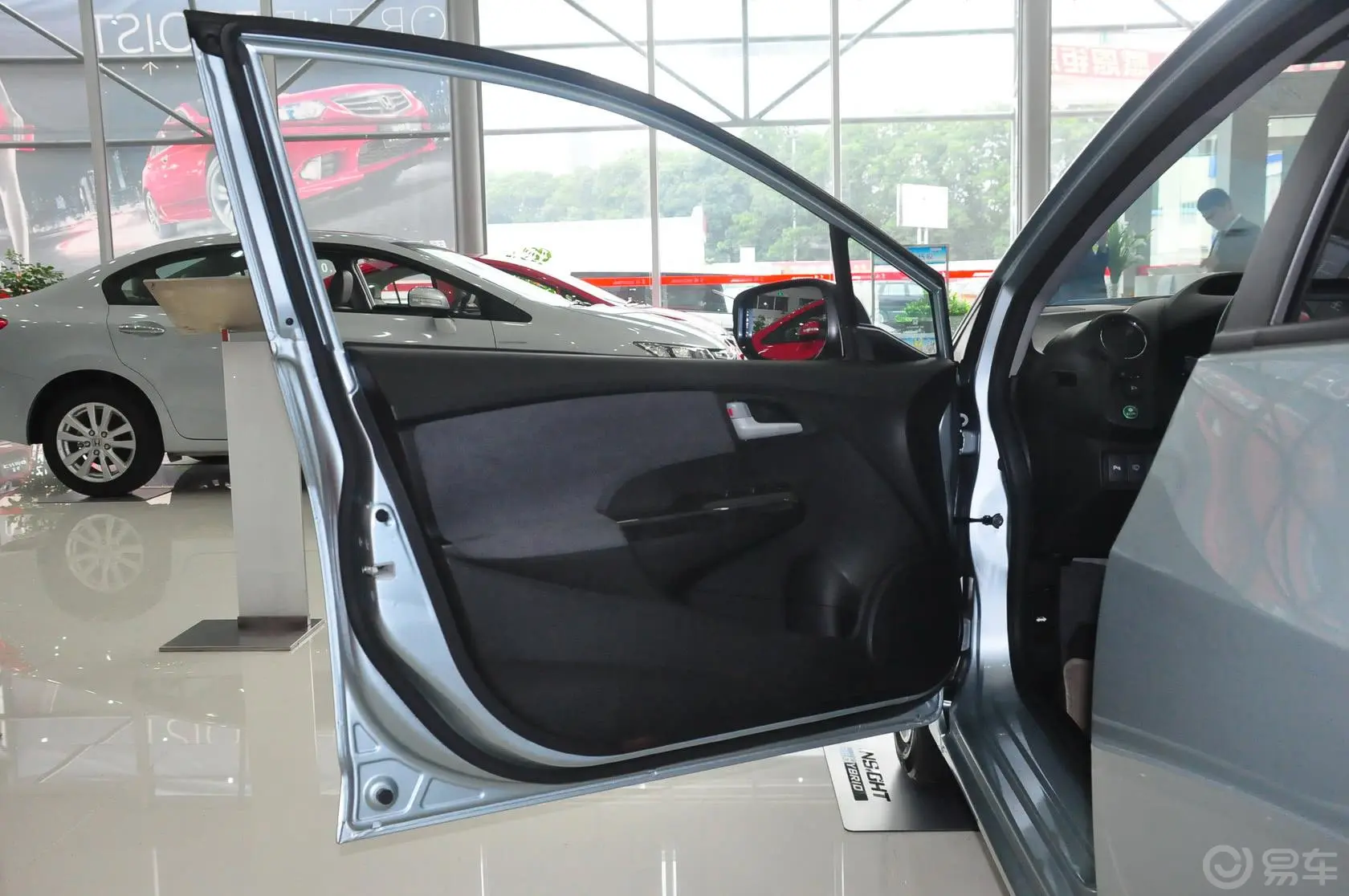 INSIGHT1.3L 自动 基本型驾驶员侧车门内门板