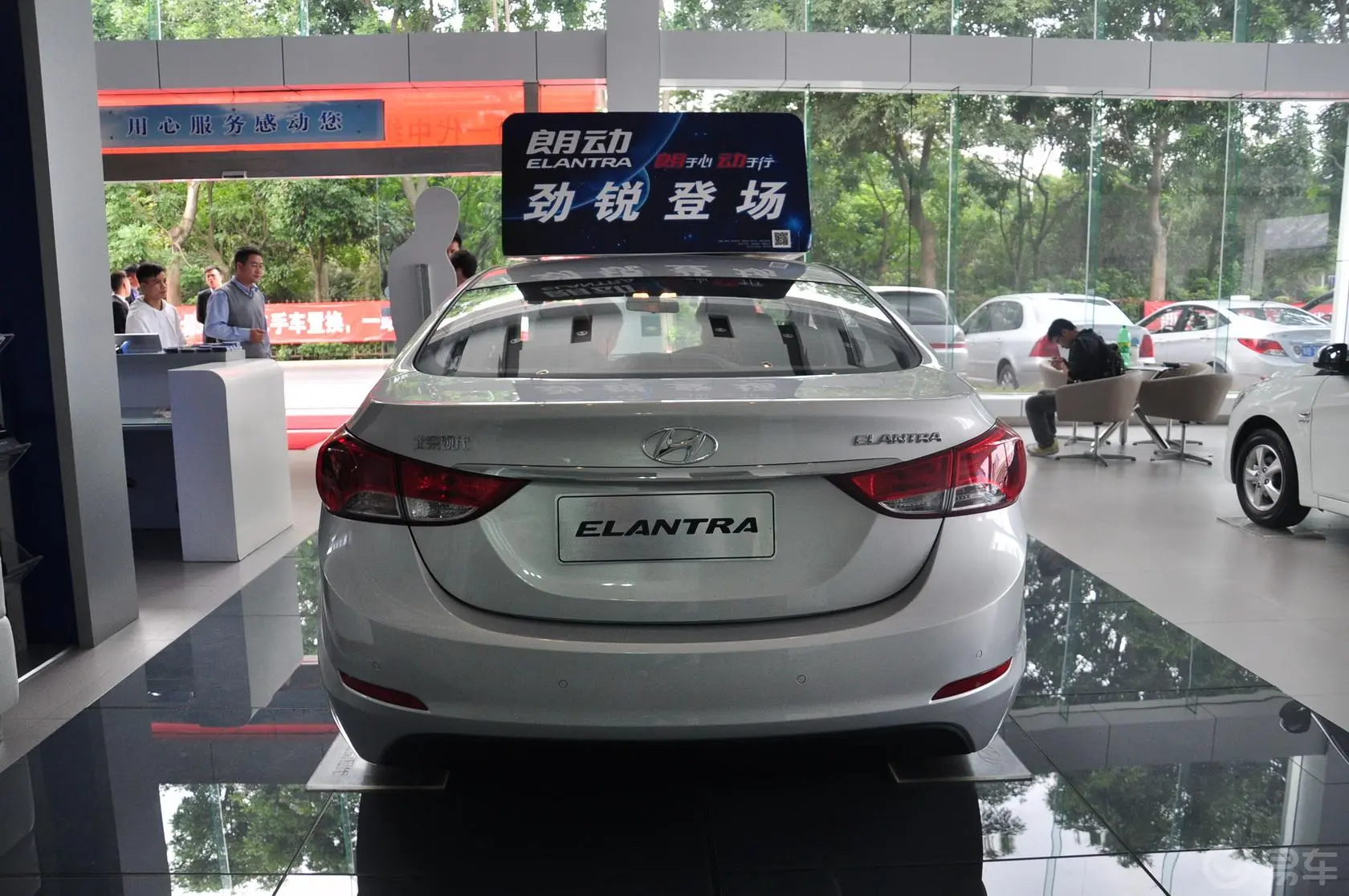 朗动1.6L 自动 尊贵型外观