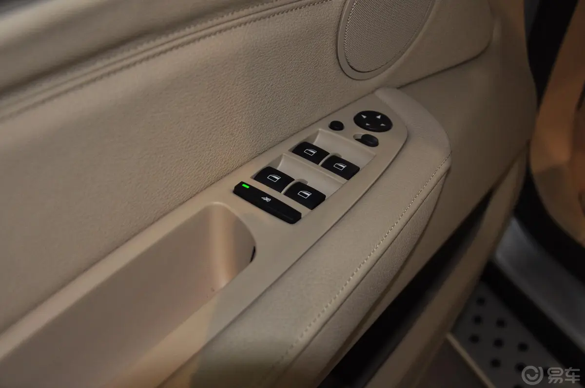 宝马X5(进口)xDrive35i 豪华型 5座车窗升降键