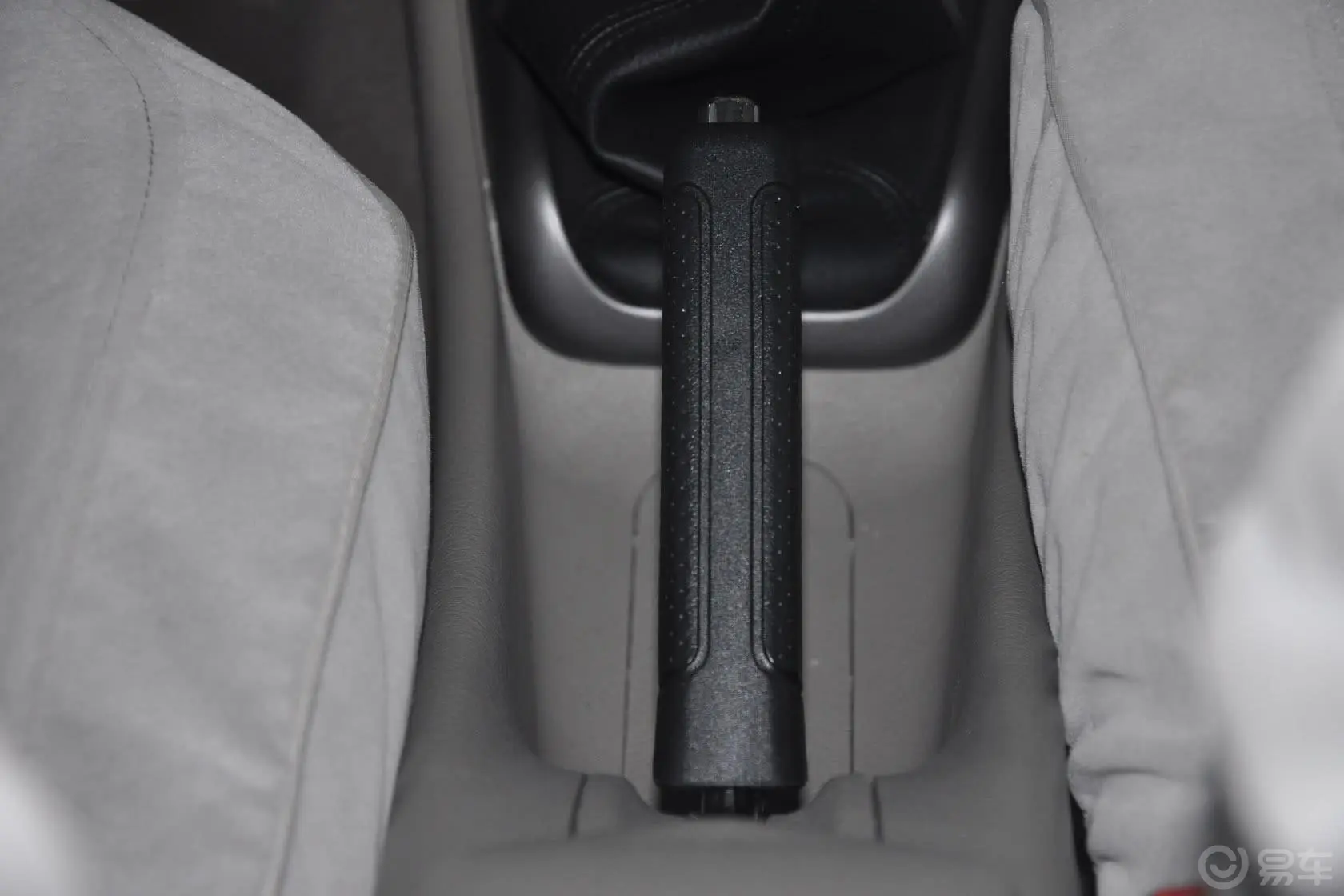 爱丽舍三厢 1.6L 科技型CNG 手动驻车制动（手刹，电子，脚刹）