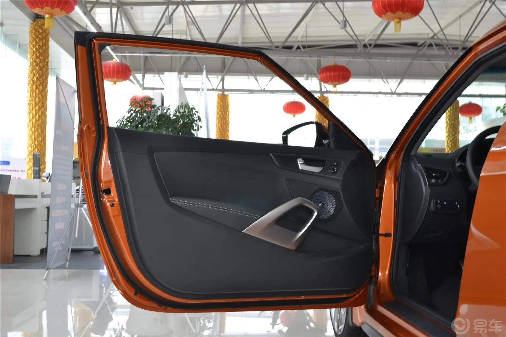 Veloster飞思1.6T 自动 豪华版驾驶员侧车门内门板
