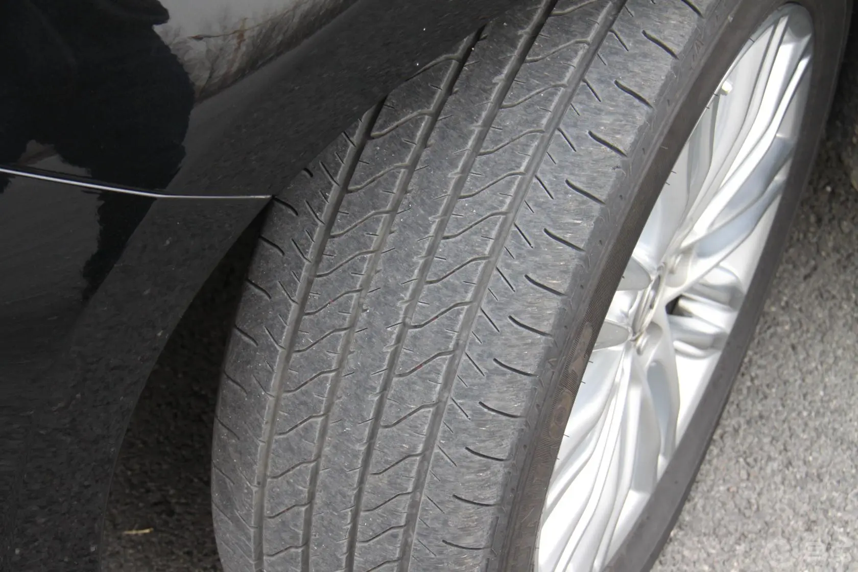 雷克萨斯ES350 尊贵型轮胎花纹