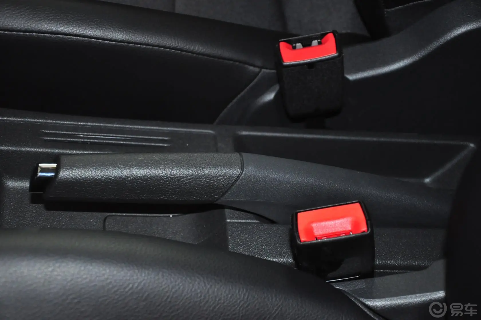 桑塔纳1.4L 手动 舒适版驻车制动（手刹，电子，脚刹）