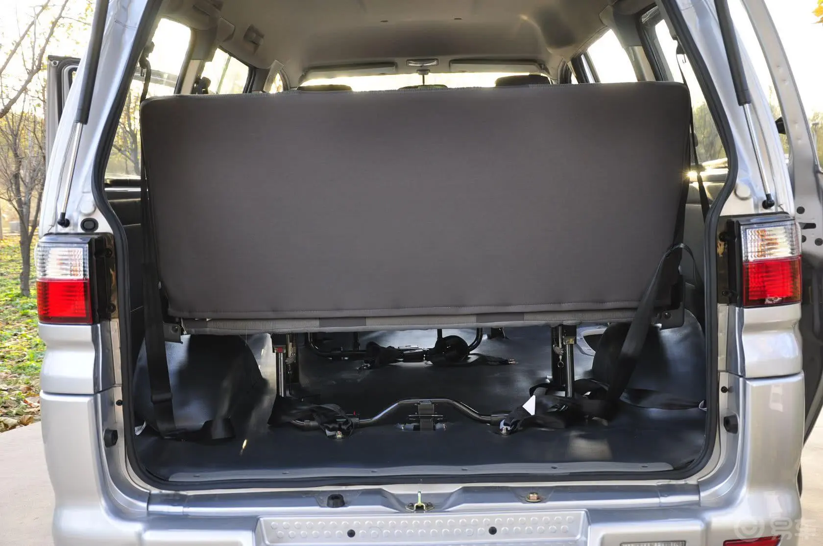 菱智V3 1.5L 手动 标准型Ⅱ行李箱空间