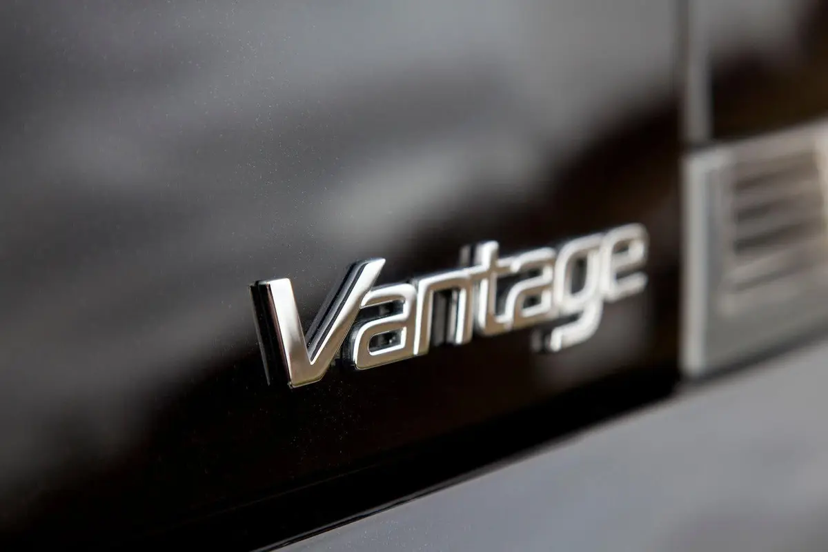 V8 Vantage