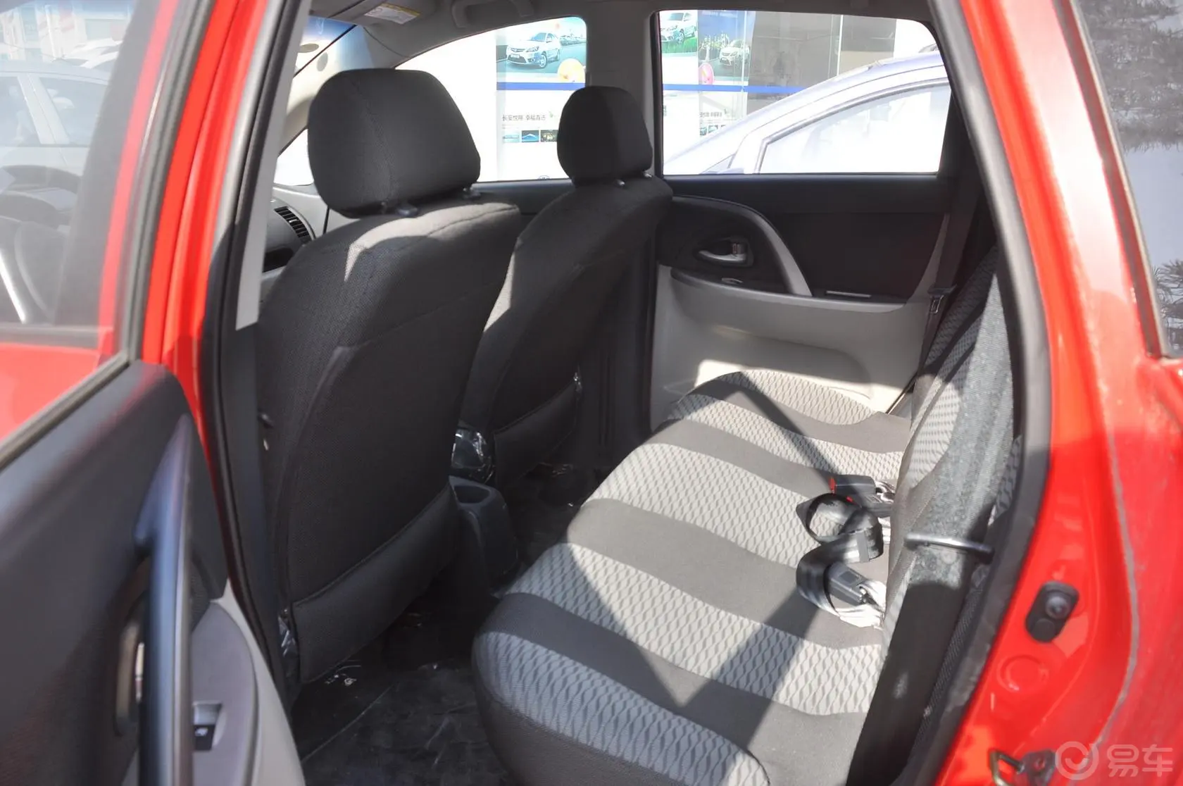 长安CX201.3L 自动 舒适版后排座椅