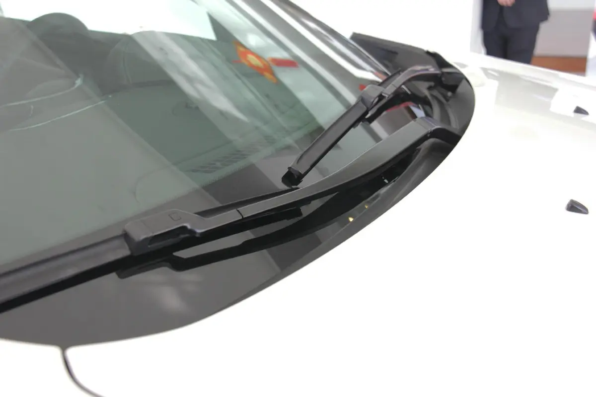 凯迪拉克SRX3.6L 手自一体 旗舰型雨刷器（前）