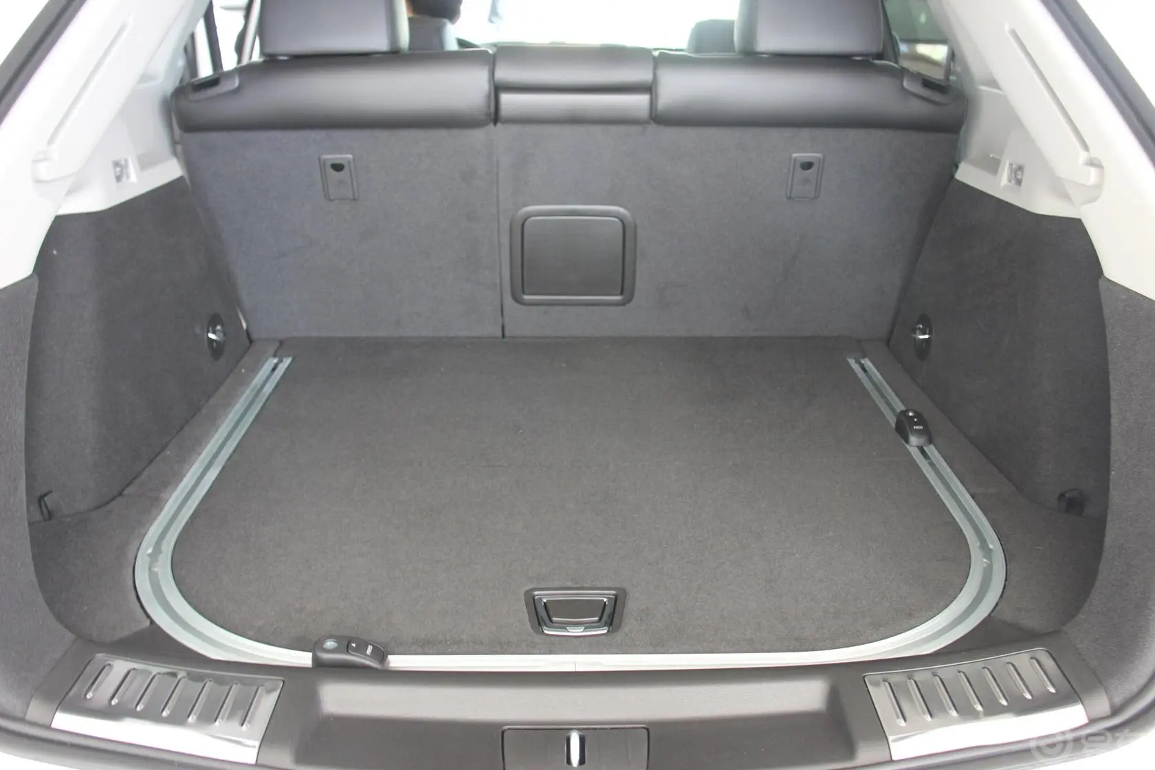 凯迪拉克SRX3.6L 手自一体 旗舰型行李箱空间