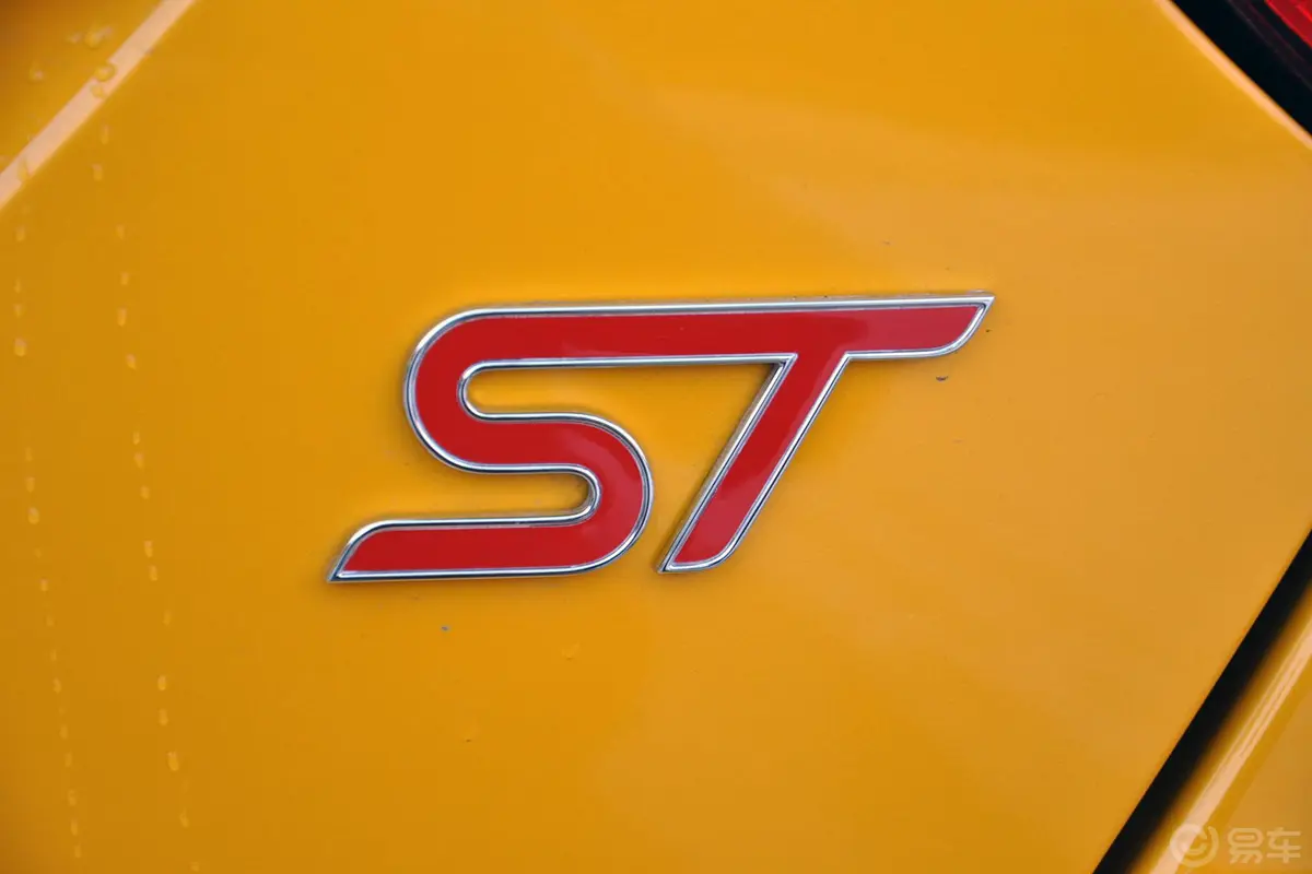 福克斯(进口)ST 2.0T 手动 橙色版外观