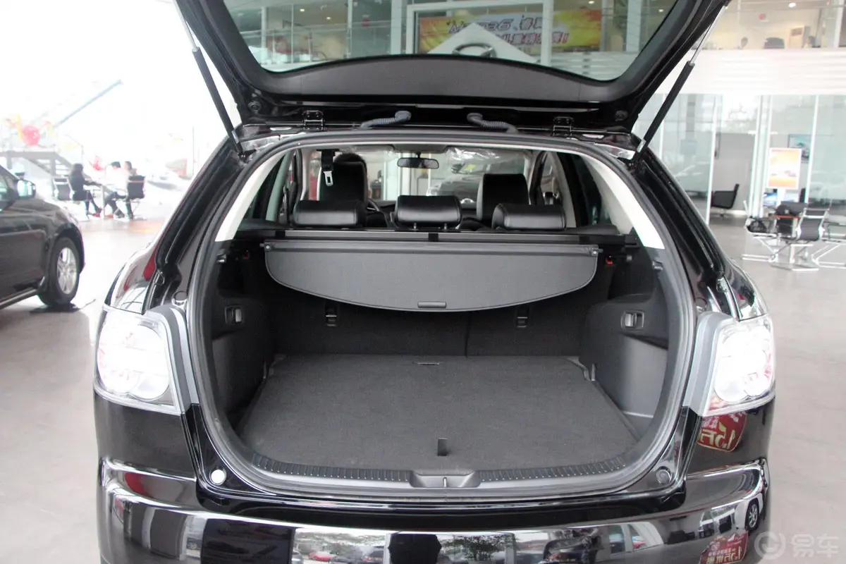 马自达CX-7(进口)2.5L豪华型行李箱空间