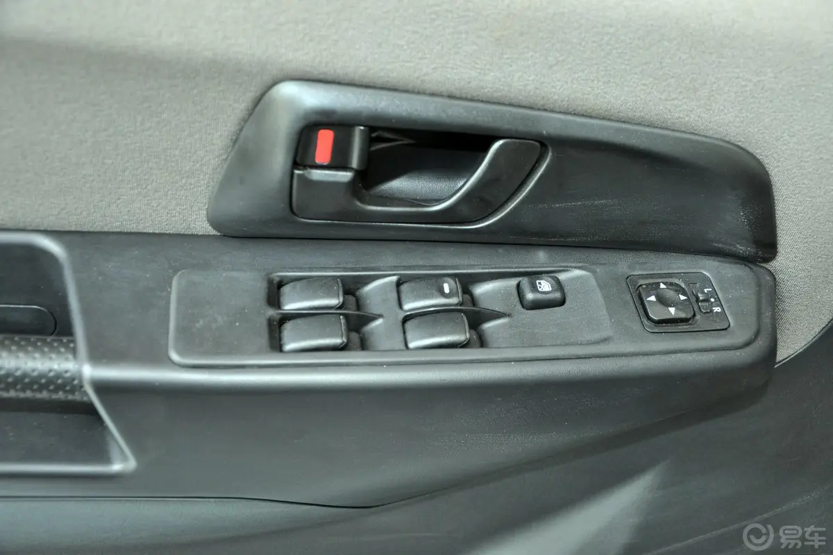 飞腾经典版 CFA6400G3 2.0L MT 2WD 舒适型车窗升降键