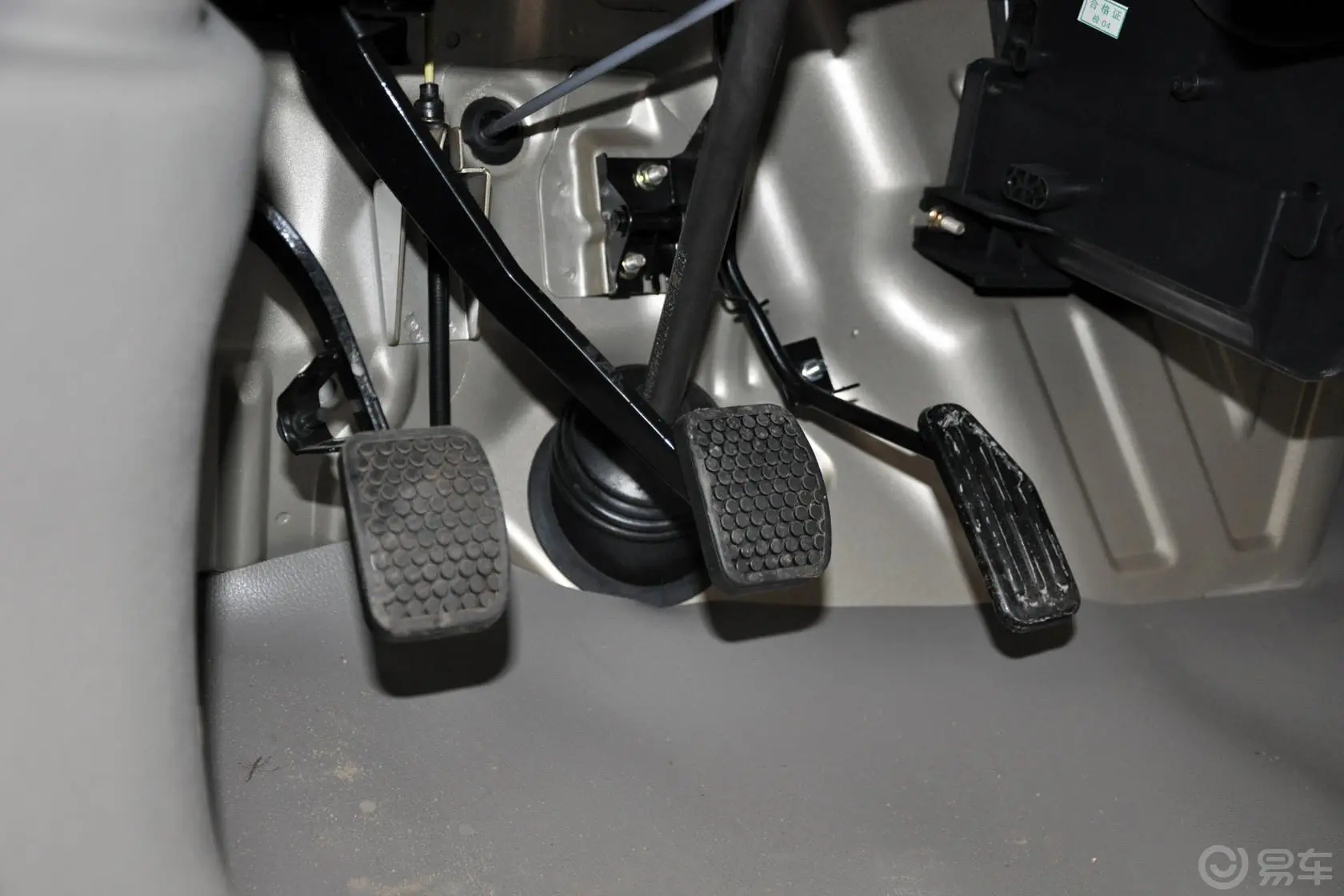 丰顺1.0L 手动 标准型脚踏板