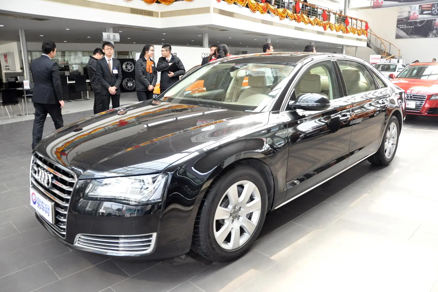 奥迪A8A8L 45 TFSI quattro豪华型侧前45度车头向左水平