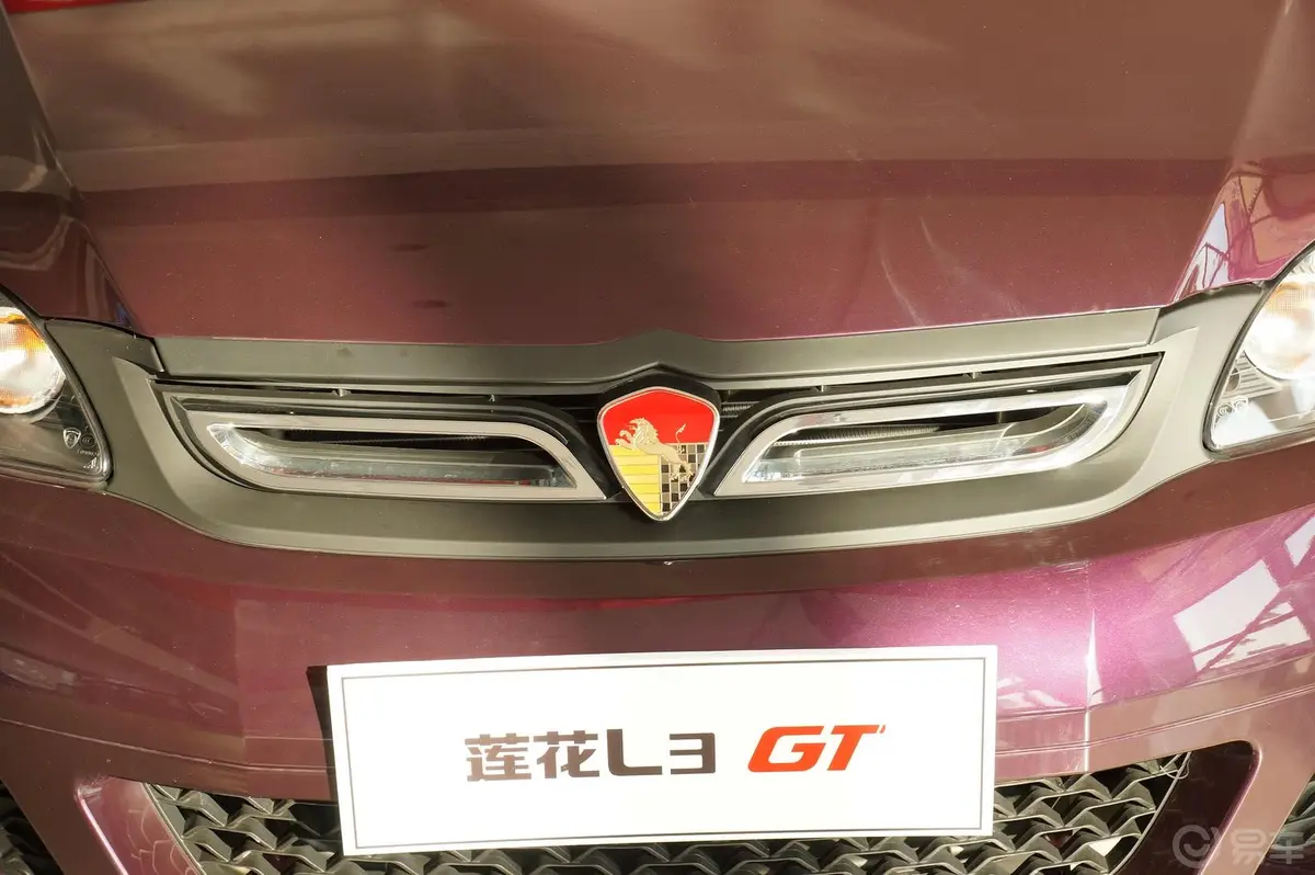 莲花L3两厢 GT 1.6L 手动 精致型前格栅侧俯拍