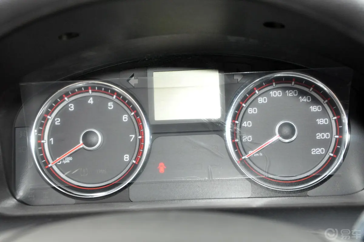 柯兰多2.0L 手动 两驱 舒适版 汽油仪表盘