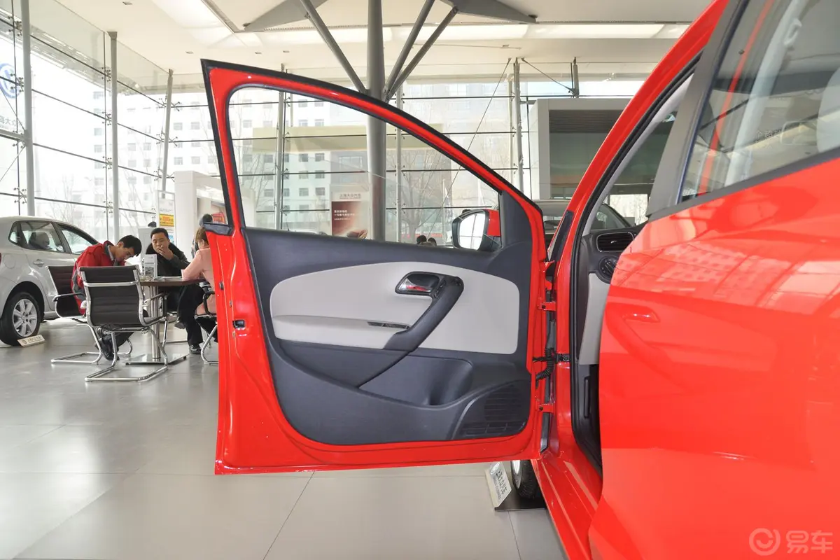 Polo1.4L 自动 舒适版驾驶员侧车门内门板