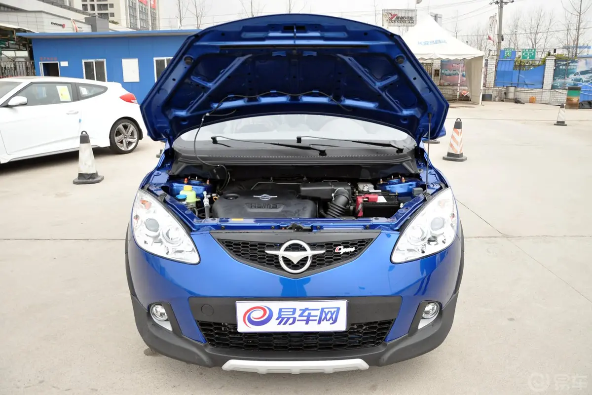 丘比特1.3L 手动 GL Csport 炫酷版发动机盖开启