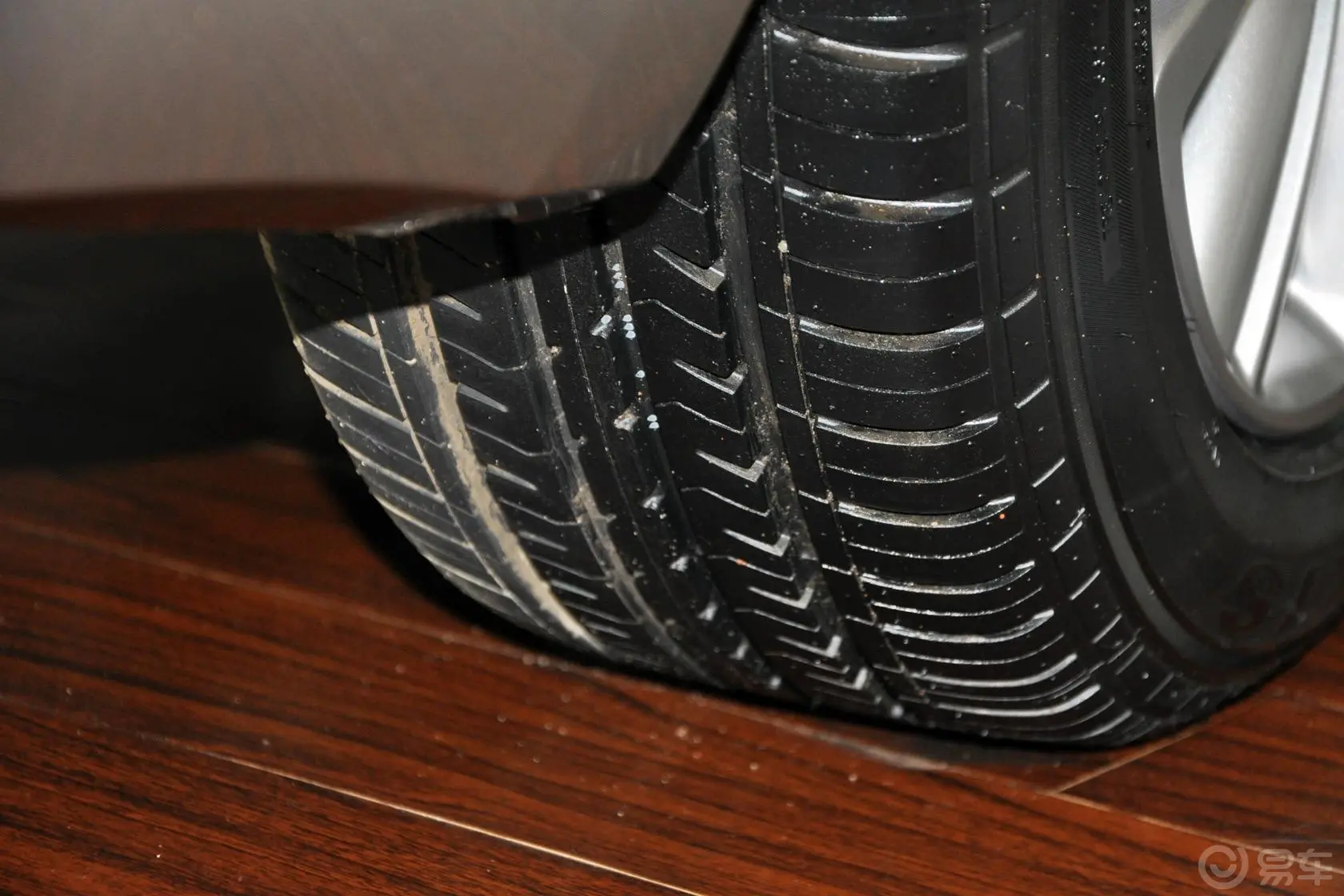 雪铁龙C4L1.6L 手动 劲享版轮胎花纹