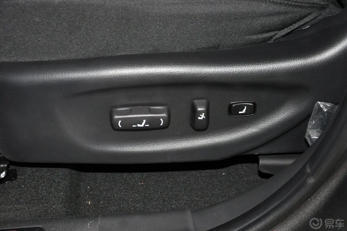 索兰托2.4L 汽油 至尊版 七座(GDI) 国四座椅调节键