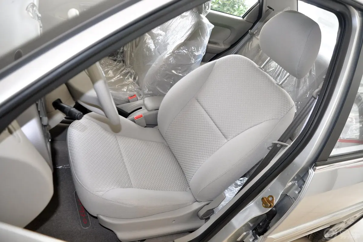 爱丽舍经典 三厢 1.6L 手动 科技型 天窗版驾驶员座椅