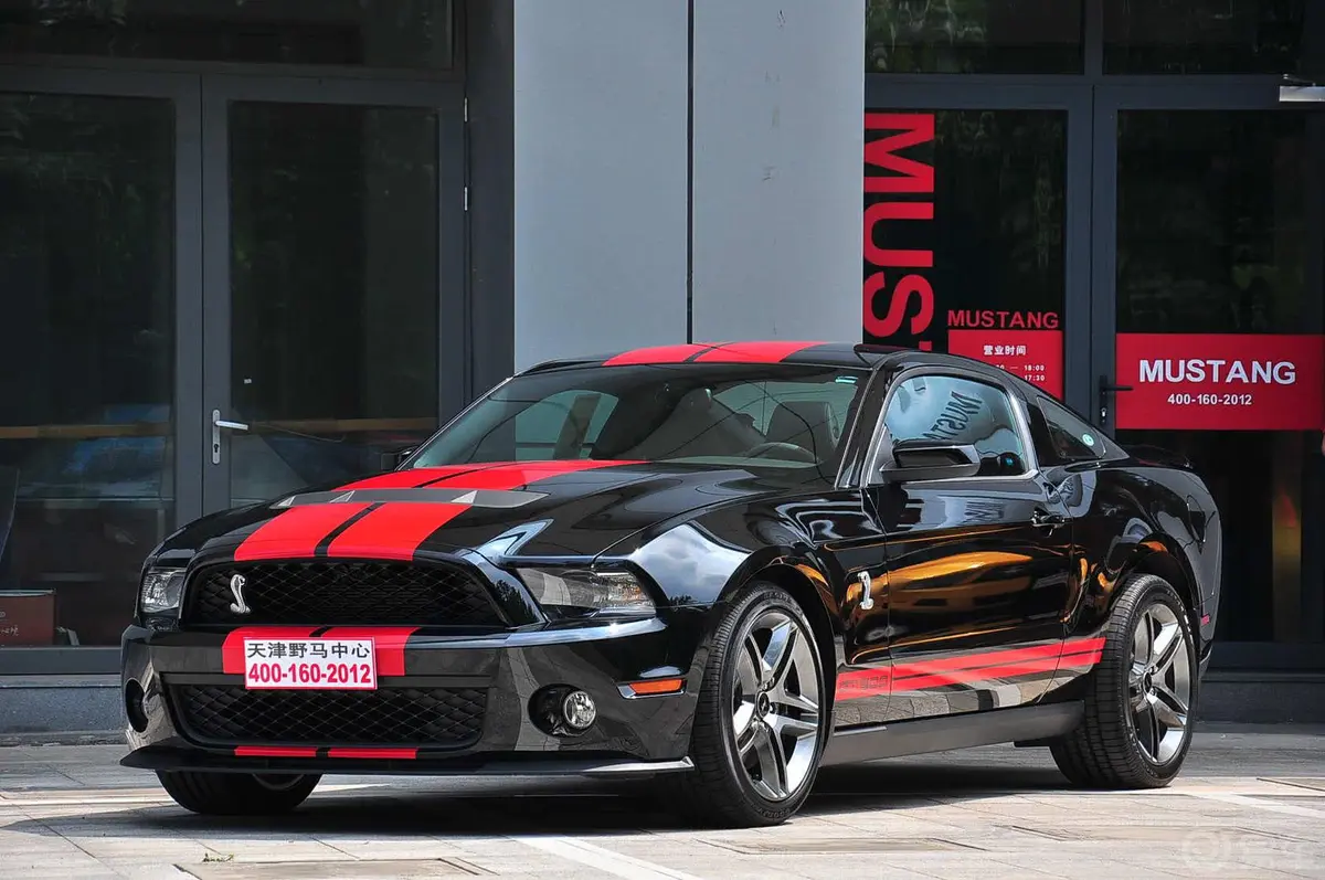 Mustang5.4L 手动 SHELBY GT500 硬顶侧前45度车头向左水平