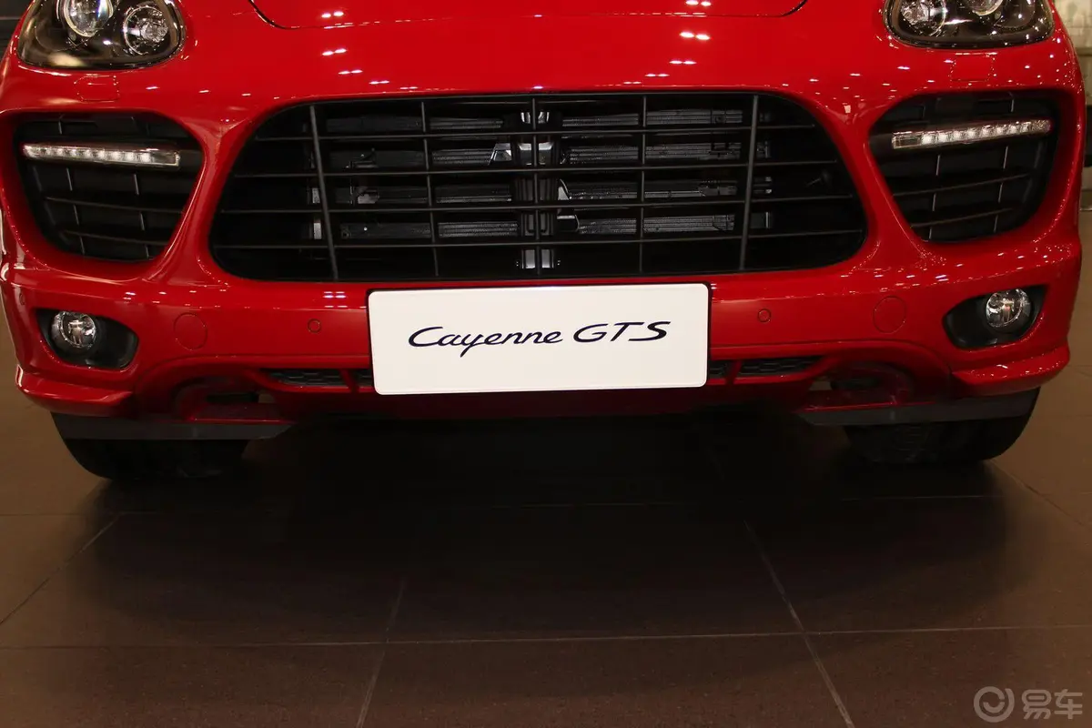 CayenneCayenne GTS 4.8L前格栅侧俯拍
