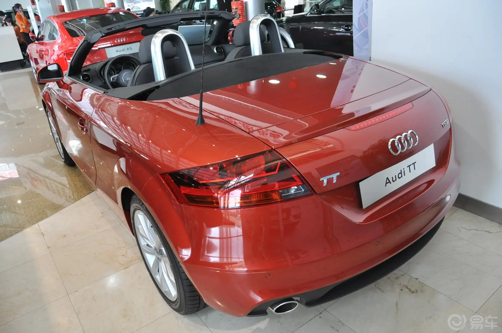 奥迪TTTT Roadster 2.0 TFSI S tronic外观