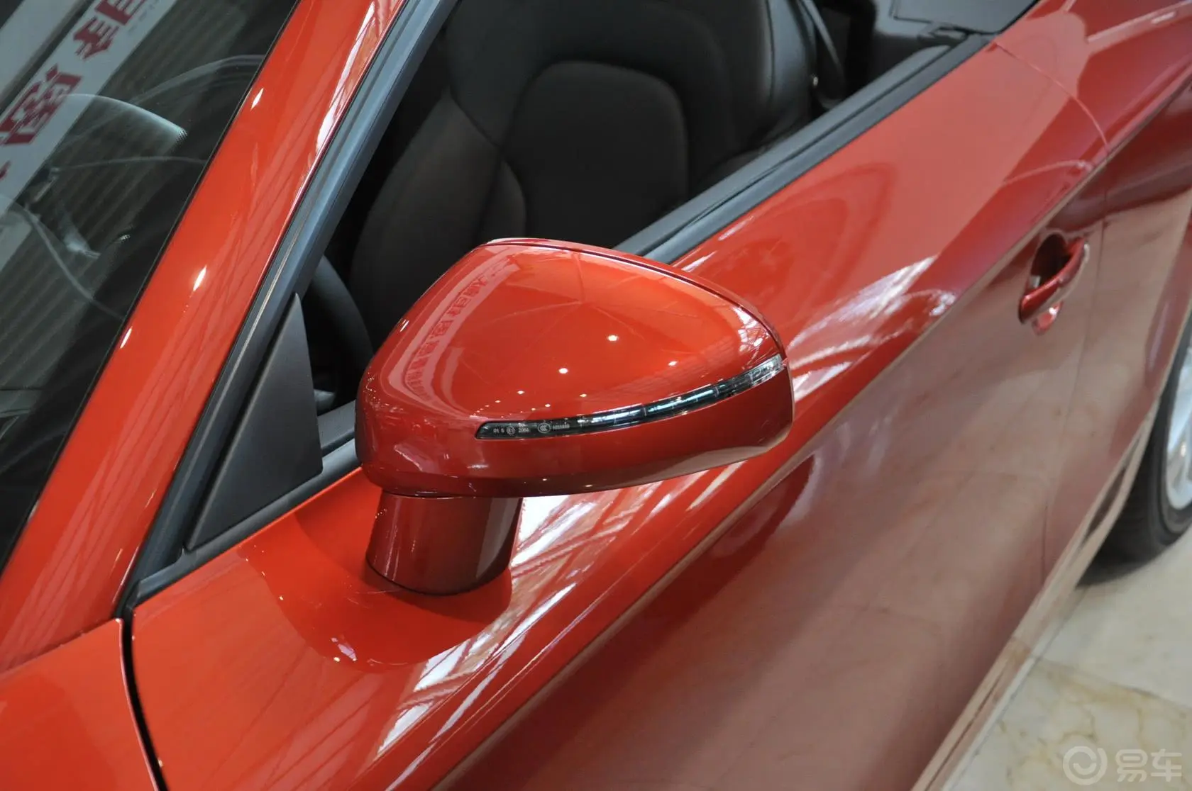 奥迪TTTT Roadster 2.0 TFSI S tronic后视镜转向灯（前）