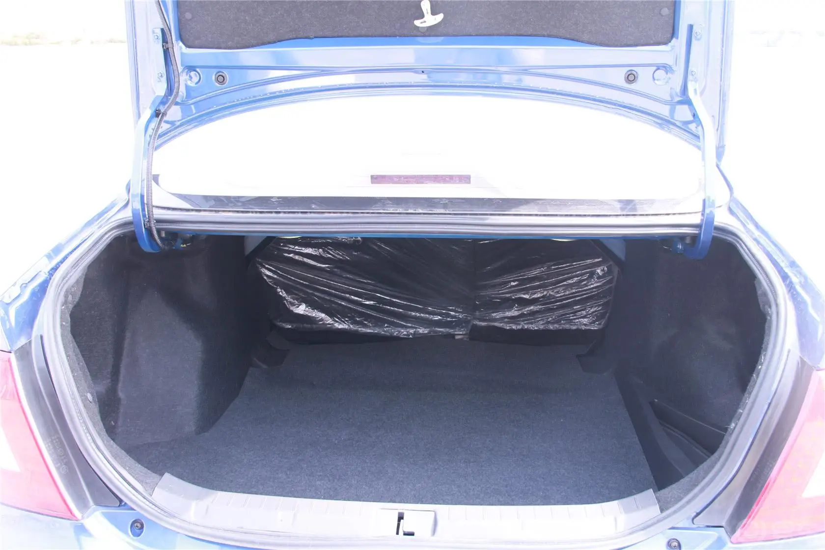 力帆7201.8L 手动 标准型行李箱空间