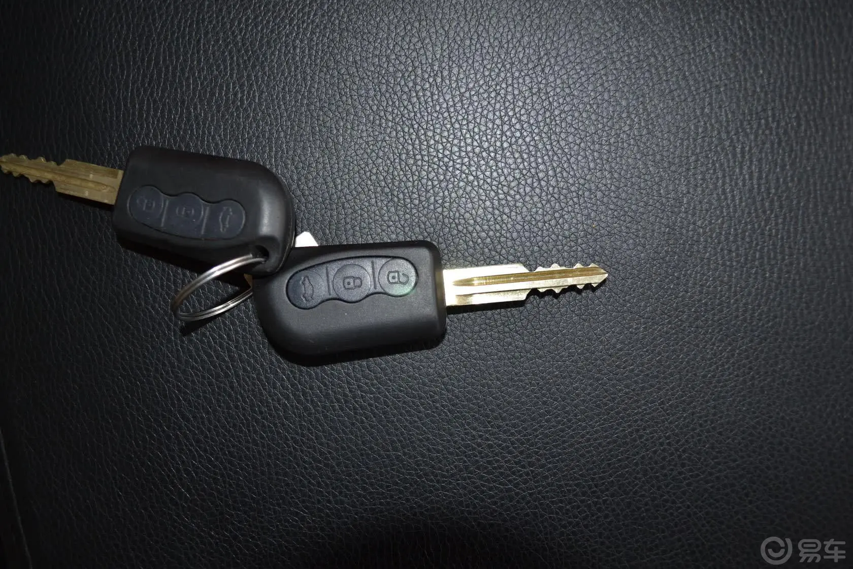 长安CX30三厢 1.6L 手动 豪华型钥匙