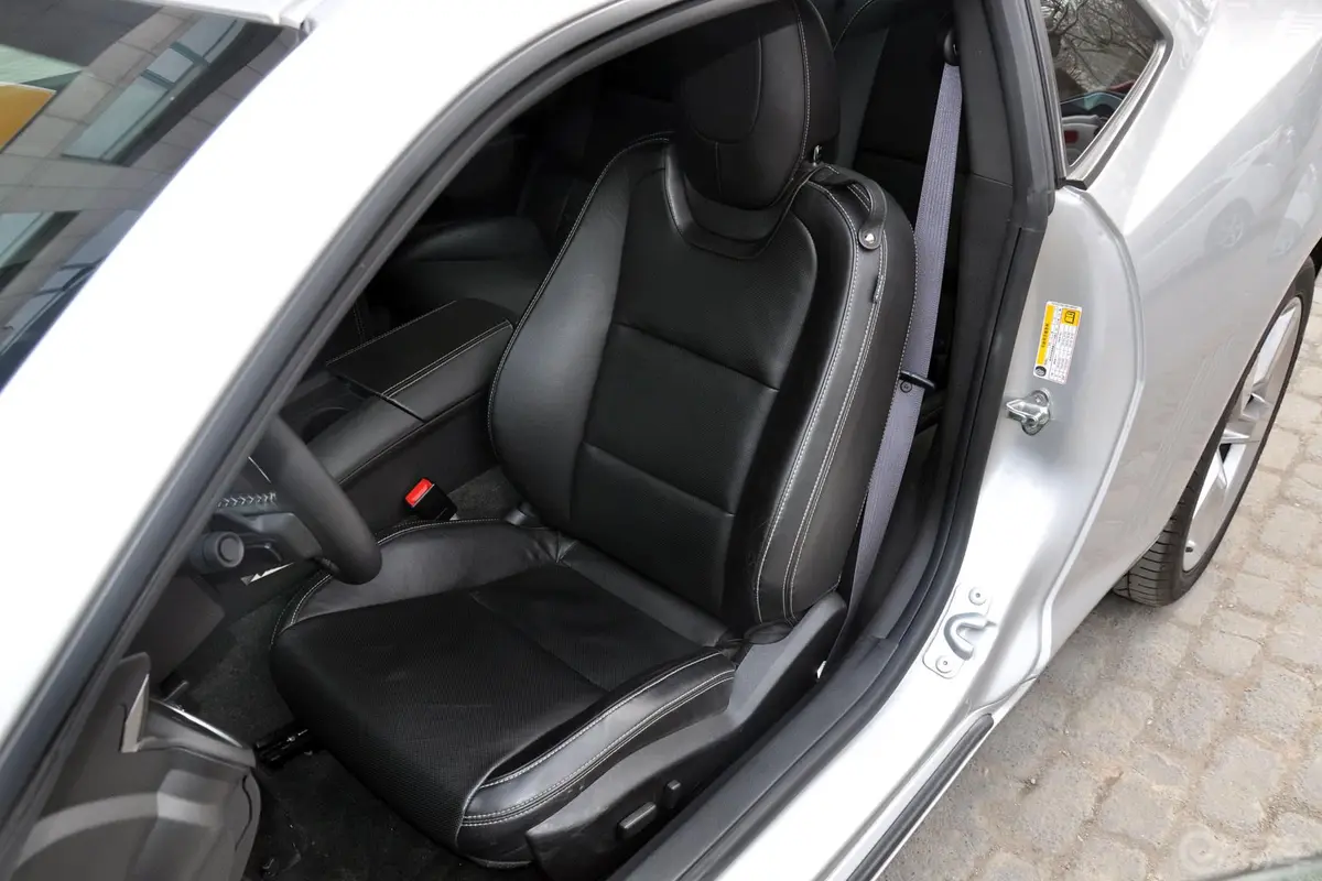 科迈罗3.6L  V6 自动 传奇性能版驾驶员座椅