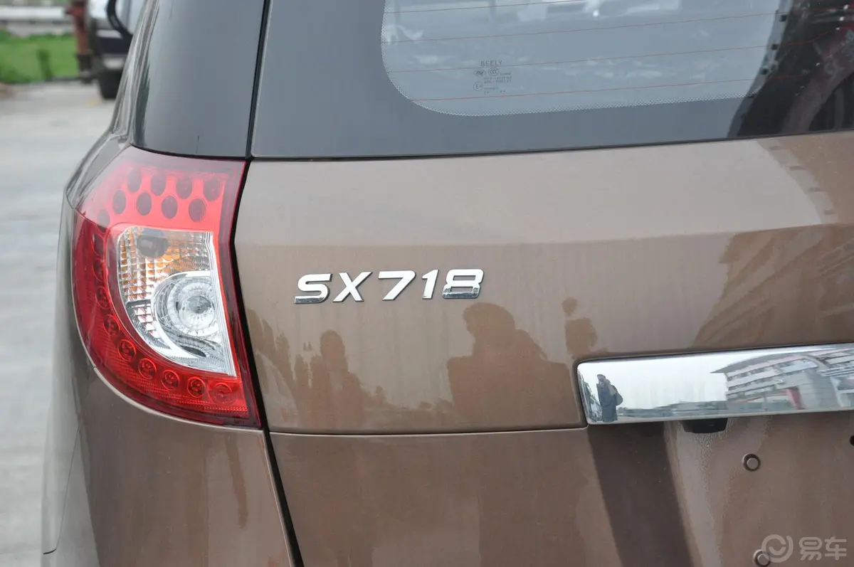 吉利SX71.8L 手动 尊贵型外观