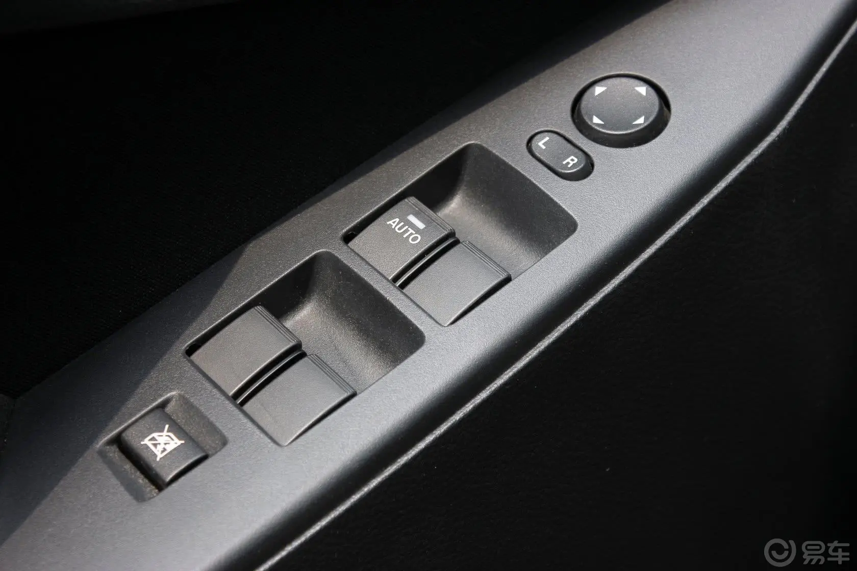 马自达3 星骋两厢 1.6L 手动 舒适型车窗升降键