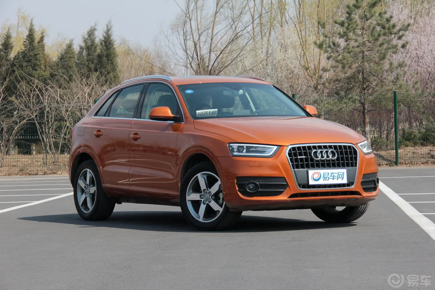 奥迪Q340TFSI quattro 豪华型侧前45度车头向右水平