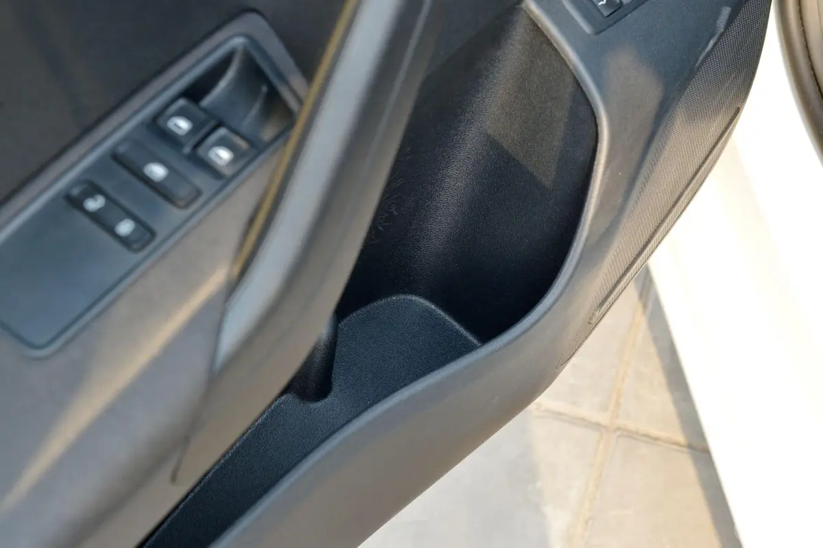 捷达1.4L 手动舒适型驾驶员门储物盒