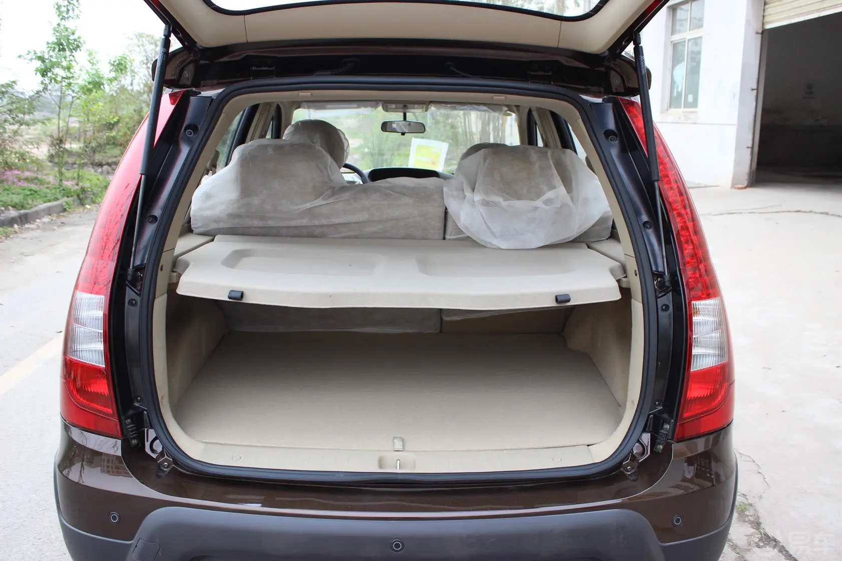景逸SUV1.6L 手动 尊享型行李箱空间