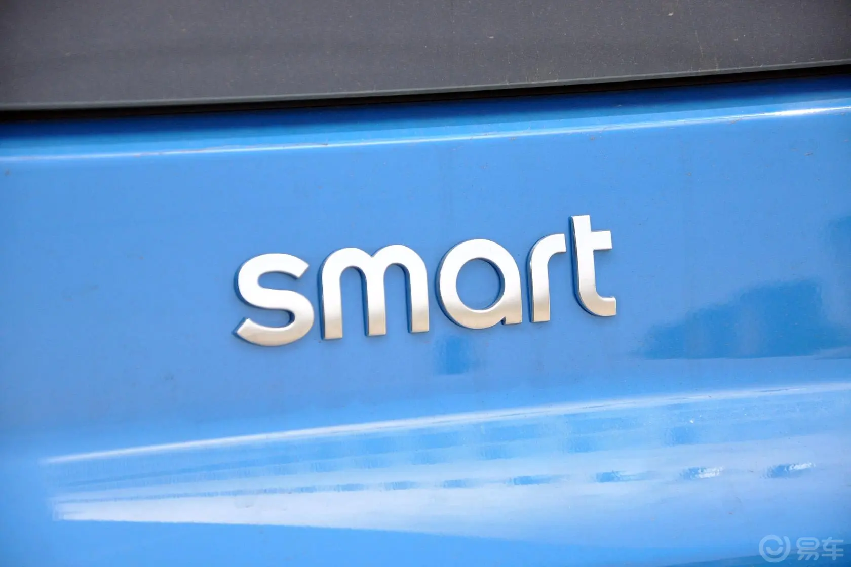 smart fortwo1.0T 硬顶冰炫特别版尾标