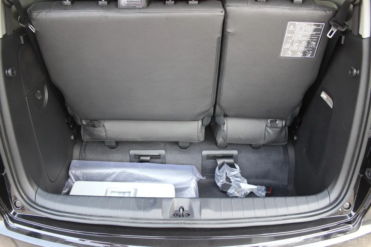 大7 MPV2.0T 手自一体 精英型行李箱空间
