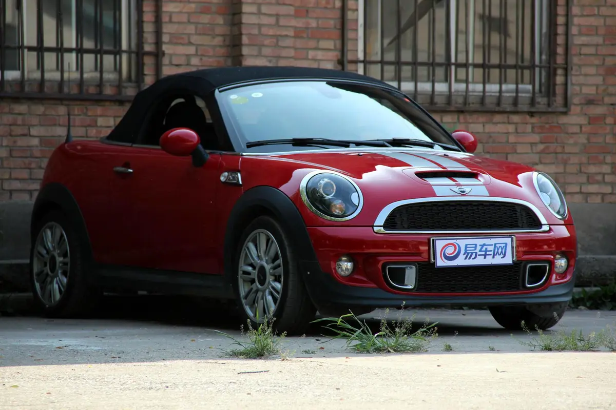 MINI ROADSTERCOOPER S 1.6L 自动侧前45度车头向右水平