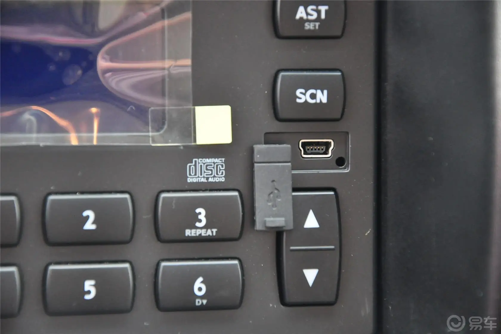 威麟V51.8 MT 舒适型USB接口