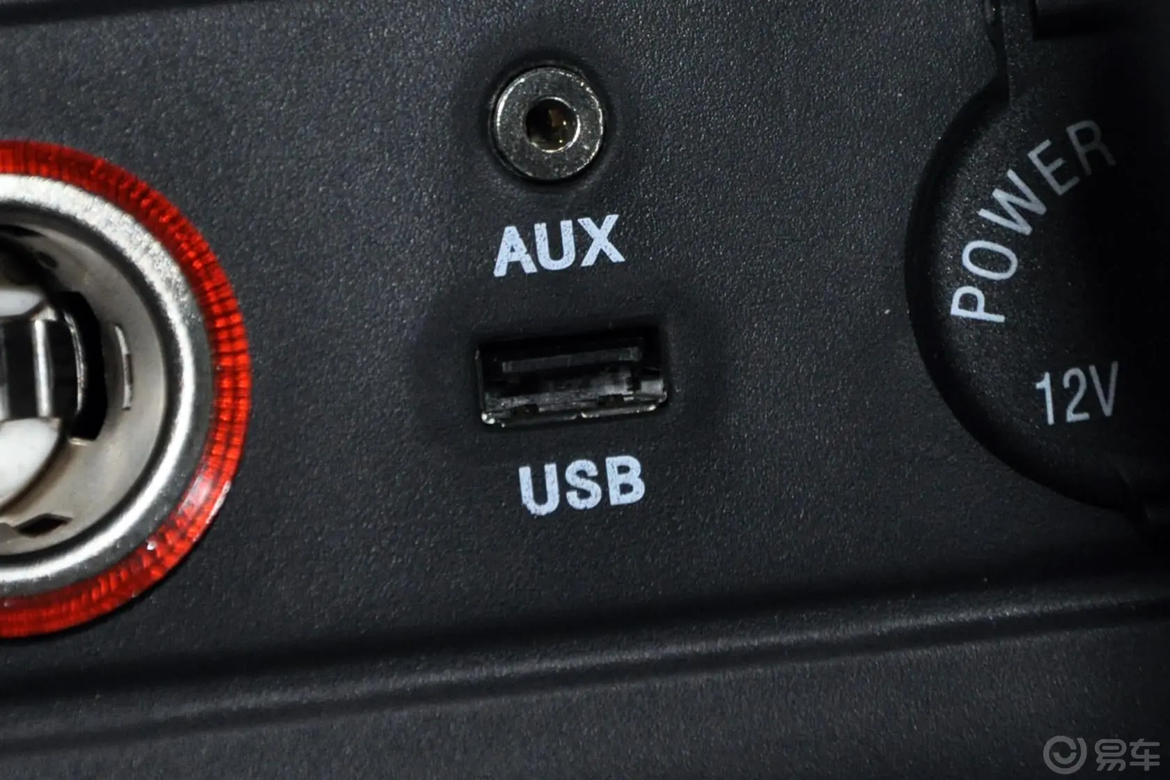 奔腾X802.0L  自动 旗舰型USB接口