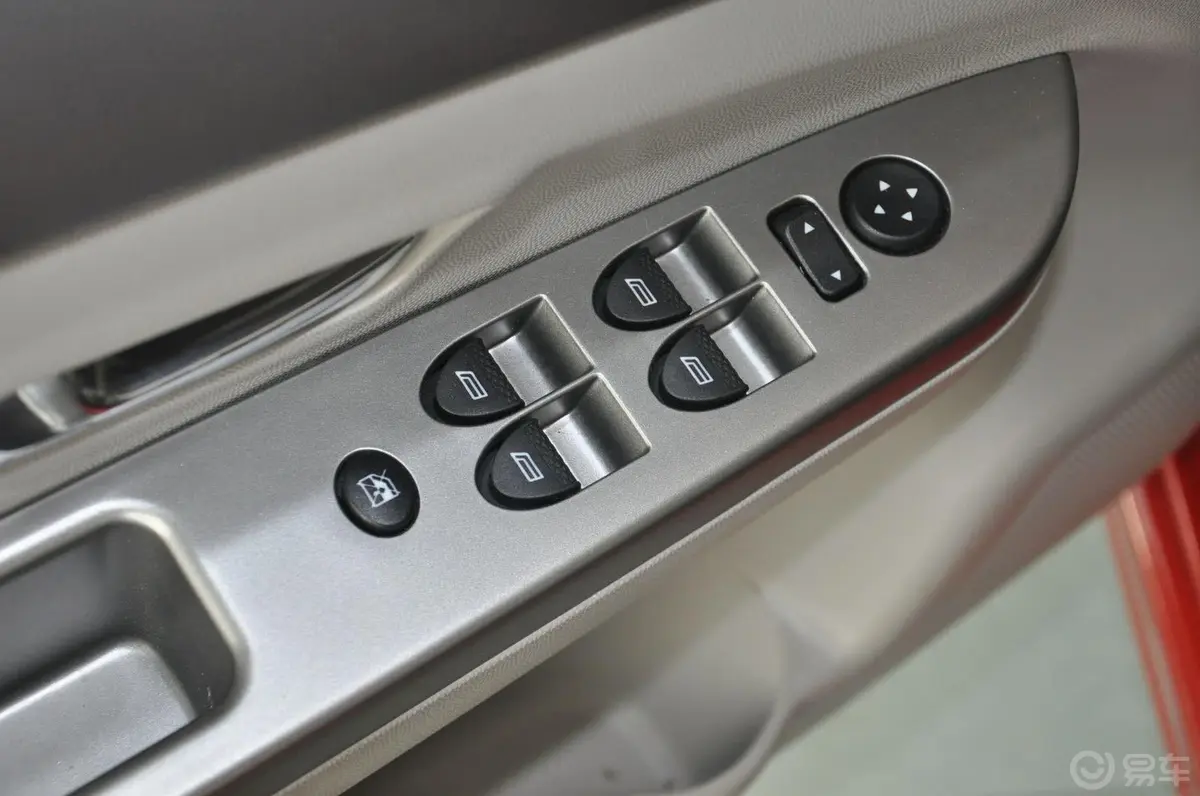 众泰Z2001.3L 手动舒适型4A90M车窗升降键